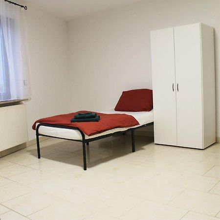 לודוויגסבורג Spacious Apartment In Industrial Area מראה חיצוני תמונה