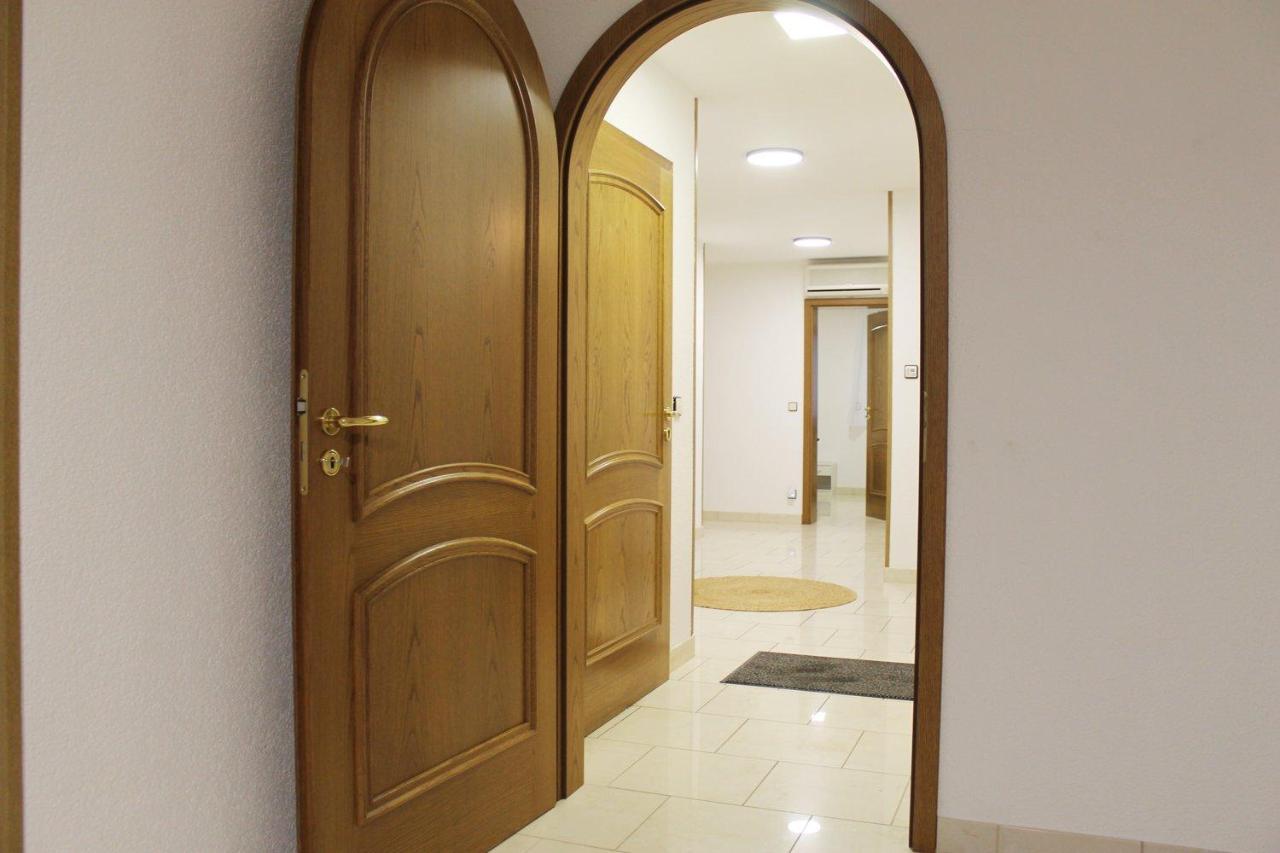לודוויגסבורג Spacious Apartment In Industrial Area מראה חיצוני תמונה